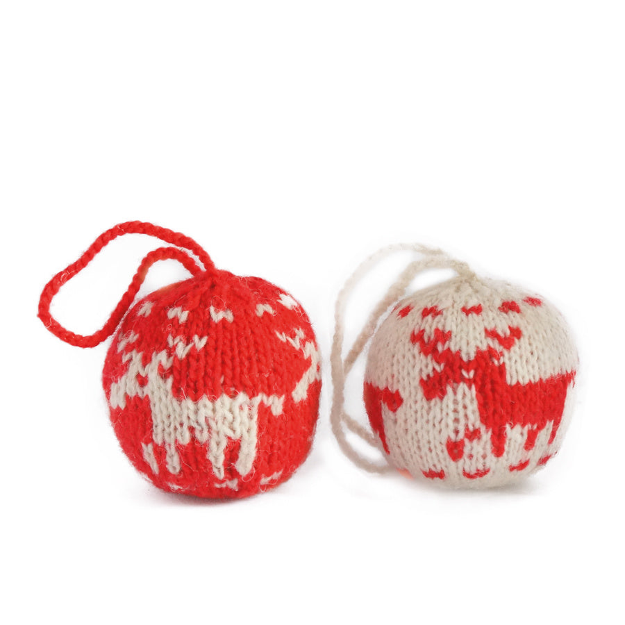 Kerstbal hertmotief rood/wit, 100% schapenwol